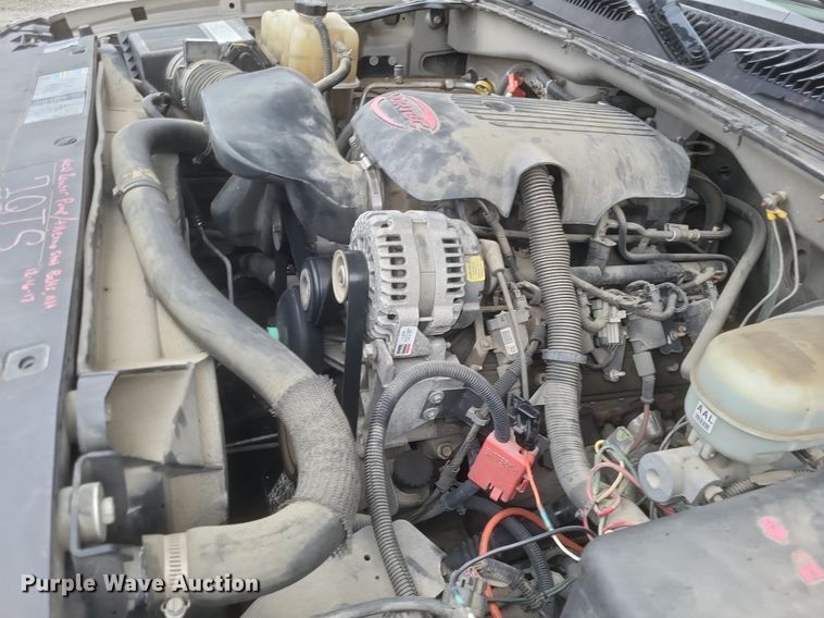 image for item MI9920 2005 Chevrolet Silverado 1500 Ext. Cab pickup truck