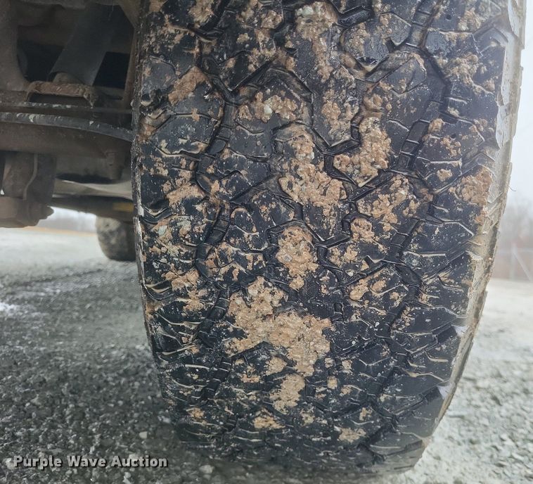 image for item MI9920 2005 Chevrolet Silverado 1500 Ext. Cab pickup truck