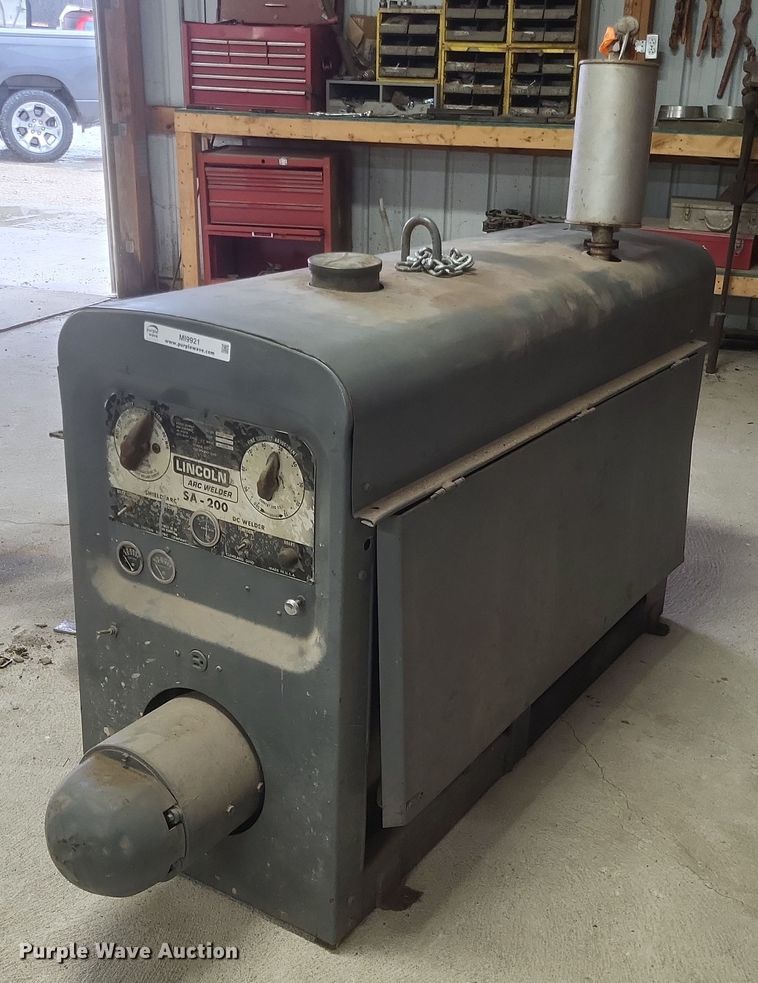 image for item MI9921 Lincoln  SA-200 welder