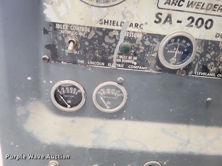 image for item MI9921 Lincoln  SA-200 welder