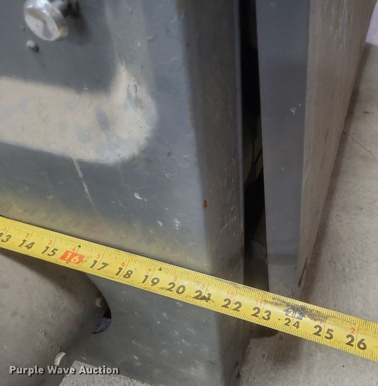 image for item MI9921 Lincoln  SA-200 welder