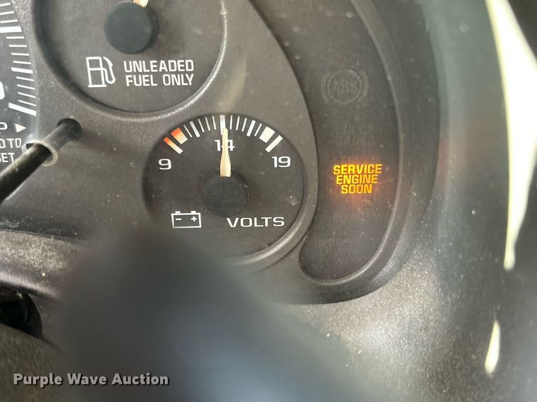 image for item NB9307 2002 Chevrolet Express 1500 van