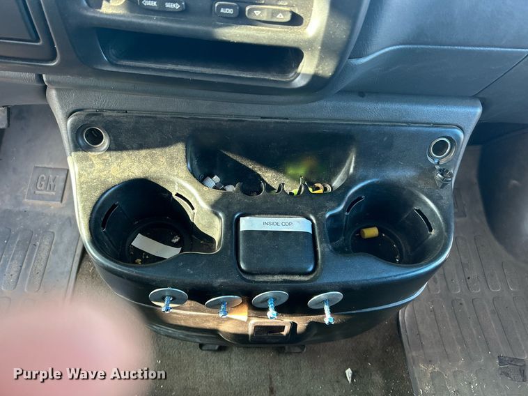 image for item NB9307 2002 Chevrolet Express 1500 van