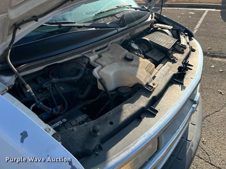 image for item NB9307 2002 Chevrolet Express 1500 van