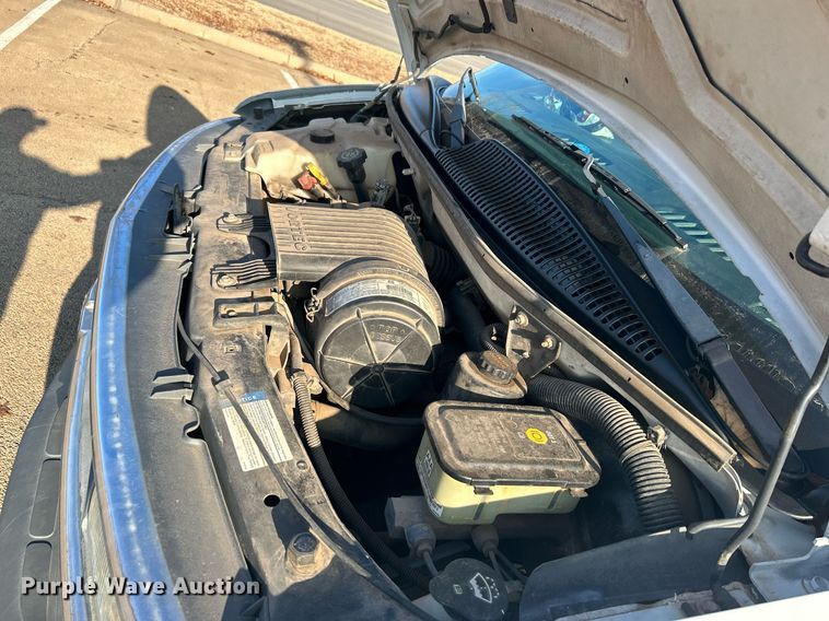 image for item NB9307 2002 Chevrolet Express 1500 van