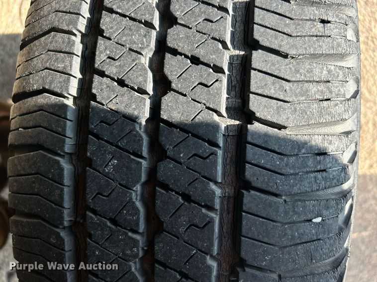 image for item NB9307 2002 Chevrolet Express 1500 van