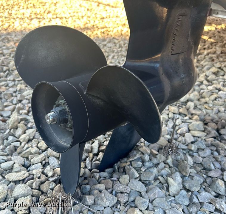 image for item NB9313 2006 Maxum  1800MX boat