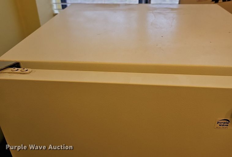 image for item NE9409 2010 Marvel Scientific medical fridge and freezer