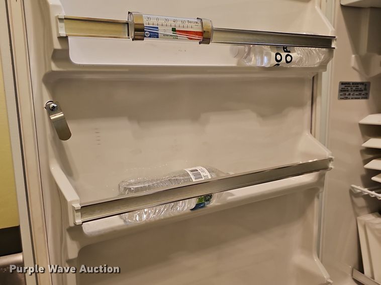 image for item NE9409 2010 Marvel Scientific medical fridge and freezer