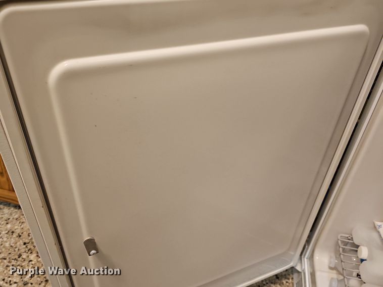 image for item NE9409 2010 Marvel Scientific medical fridge and freezer