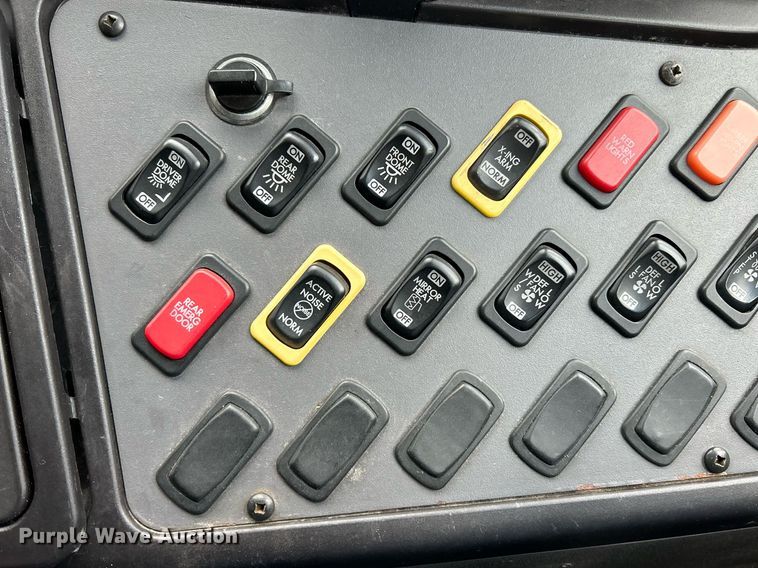 image for item NE9698 2014 Thomas Built school bus