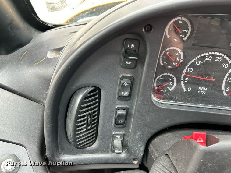 image for item NE9699 2014 Thomas Built school bus