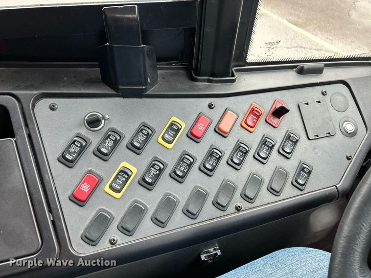 image for item NE9699 2014 Thomas Built school bus