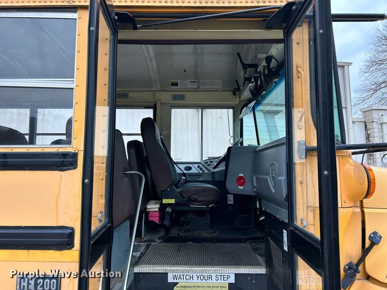 image for item NE9700 2008 IC CE200 school bus