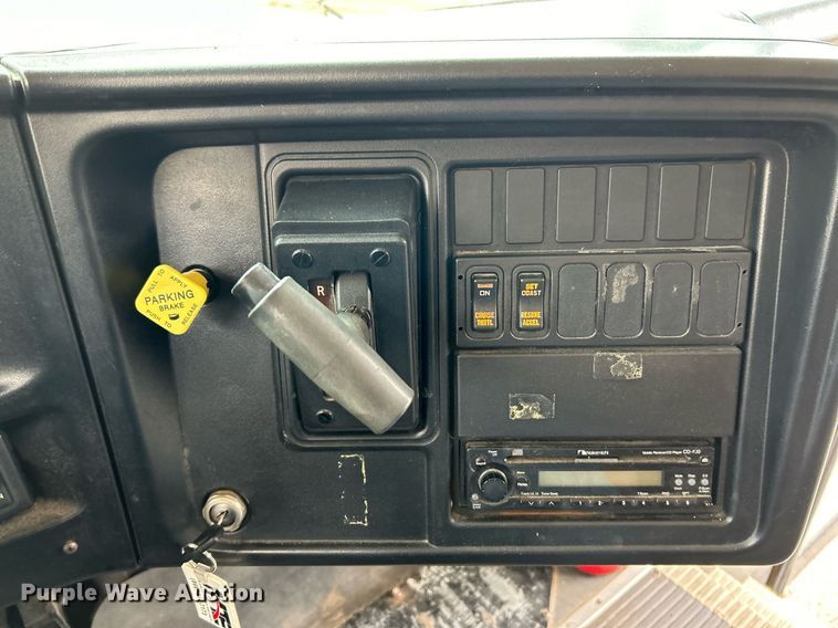 image for item NE9700 2008 IC CE200 school bus