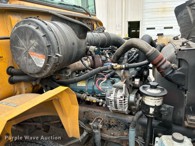 image for item NE9700 2008 IC CE200 school bus