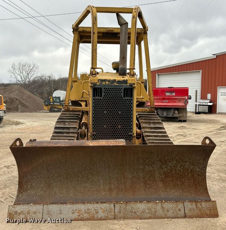 image for item NE9702 1987 Caterpillar D4H Series II dozer