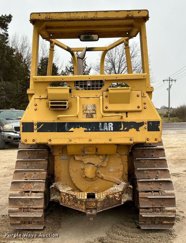 image for item NE9702 1987 Caterpillar D4H Series II dozer