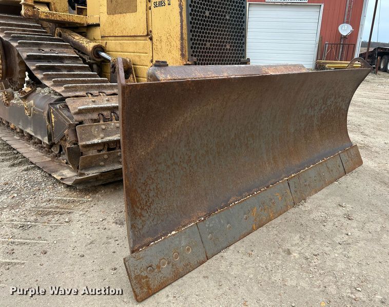 image for item NE9702 1987 Caterpillar D4H Series II dozer