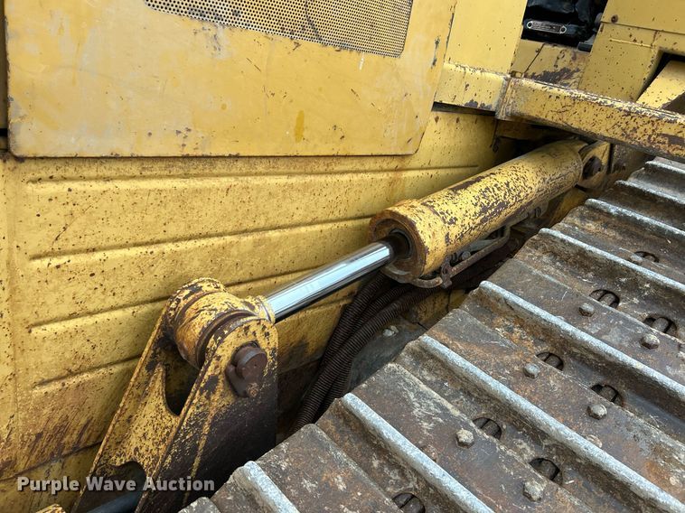 image for item NE9702 1987 Caterpillar D4H Series II dozer
