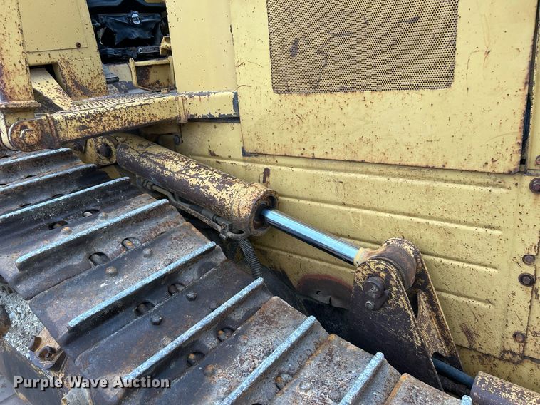 image for item NE9702 1987 Caterpillar D4H Series II dozer