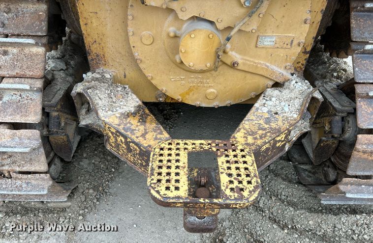 image for item NE9702 1987 Caterpillar D4H Series II dozer