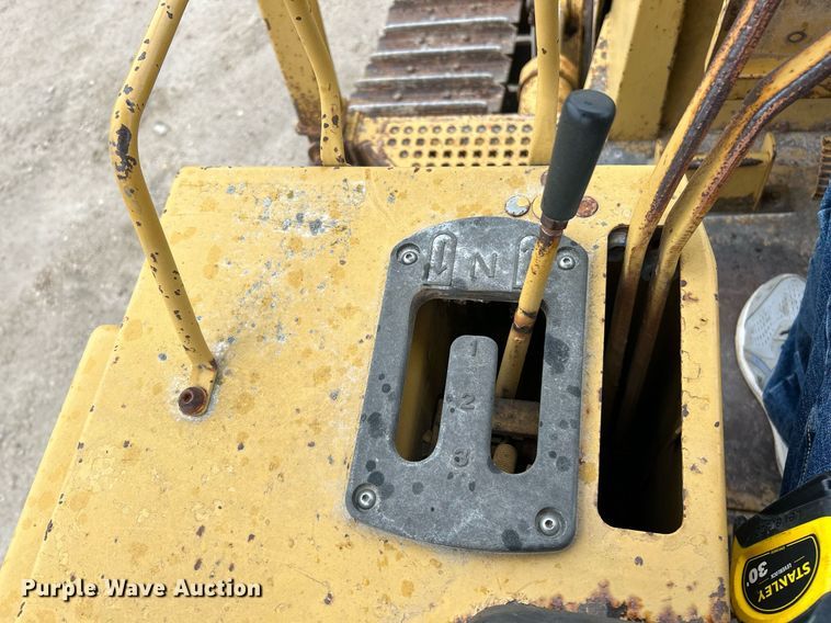 image for item NE9702 1987 Caterpillar D4H Series II dozer