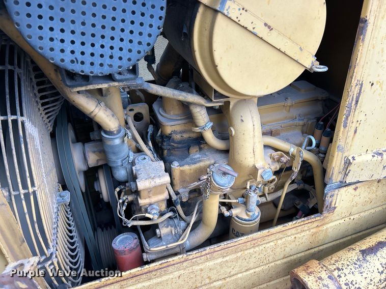 image for item NE9702 1987 Caterpillar D4H Series II dozer