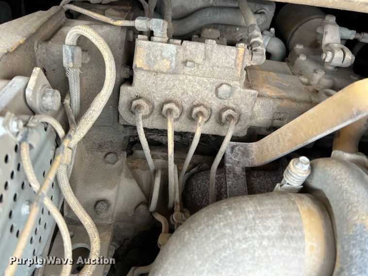 image for item NE9702 1987 Caterpillar D4H Series II dozer