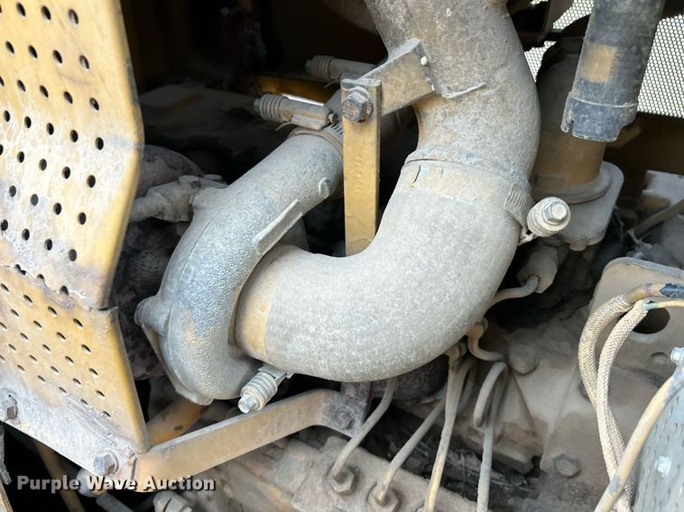 image for item NE9702 1987 Caterpillar D4H Series II dozer