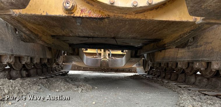 image for item NE9702 1987 Caterpillar D4H Series II dozer