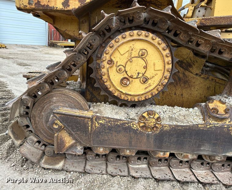 image for item NE9702 1987 Caterpillar D4H Series II dozer