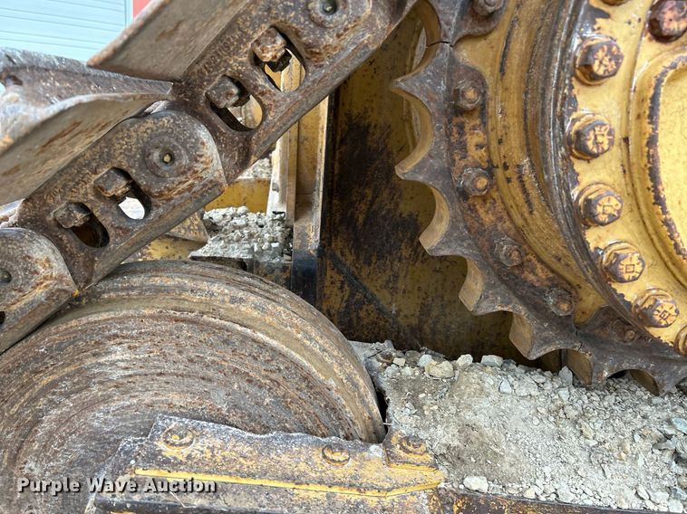 image for item NE9702 1987 Caterpillar D4H Series II dozer