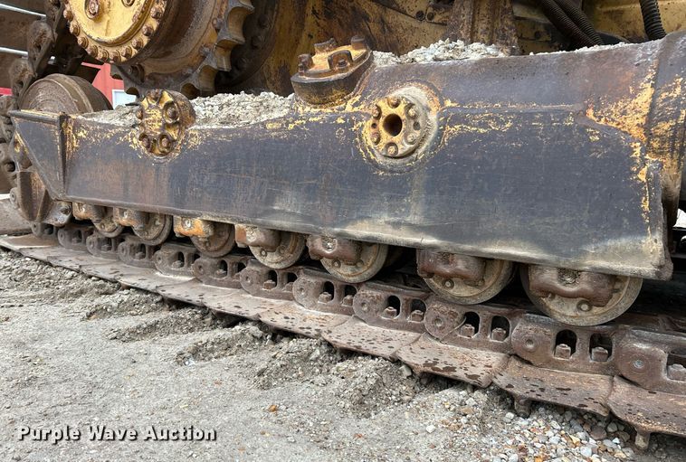 image for item NE9702 1987 Caterpillar D4H Series II dozer