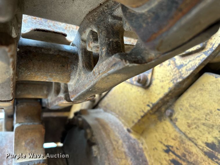 image for item NE9702 1987 Caterpillar D4H Series II dozer