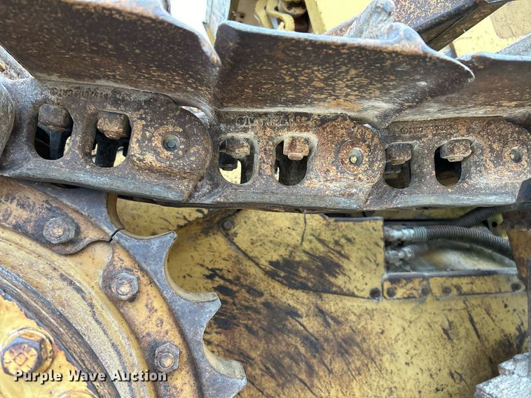 image for item NE9702 1987 Caterpillar D4H Series II dozer