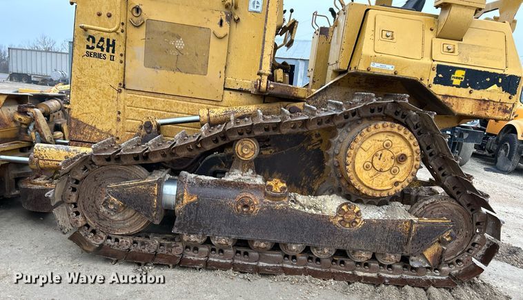 image for item NE9702 1987 Caterpillar D4H Series II dozer