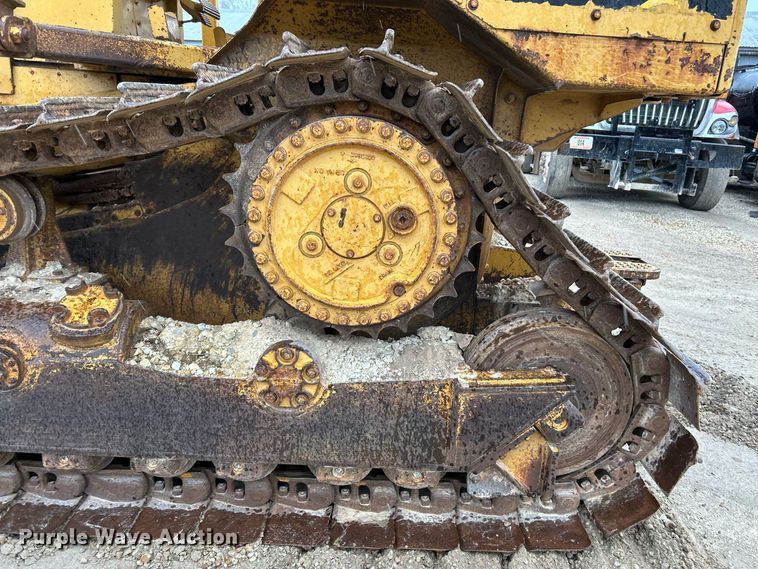 image for item NE9702 1987 Caterpillar D4H Series II dozer