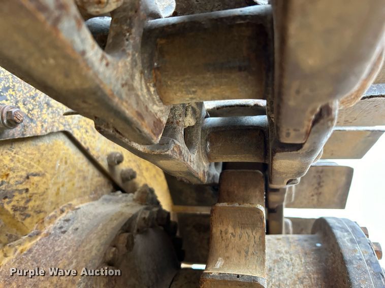 image for item NE9702 1987 Caterpillar D4H Series II dozer