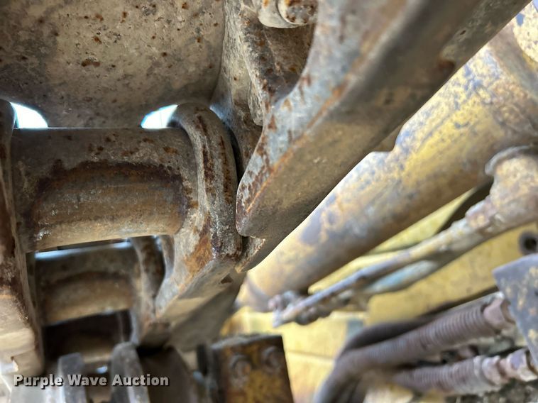 image for item NE9702 1987 Caterpillar D4H Series II dozer