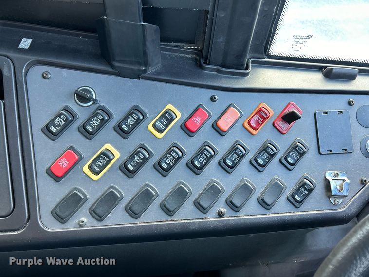 image for item NE9720 2014 Thomas Built school bus