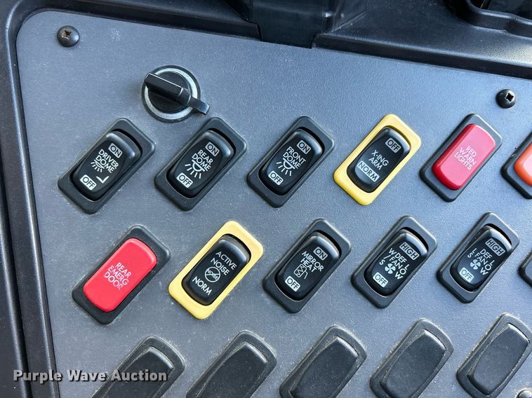 image for item NE9720 2014 Thomas Built school bus