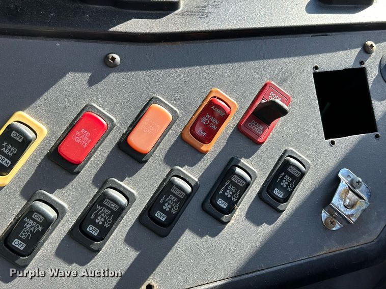 image for item NE9721 2014 Thomas Built school bus