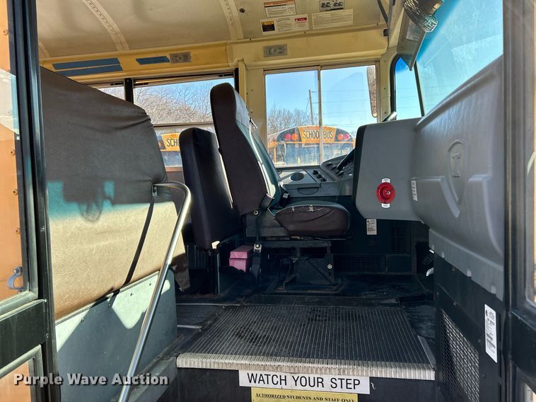 image for item NE9722 2008 IC CE200 school bus