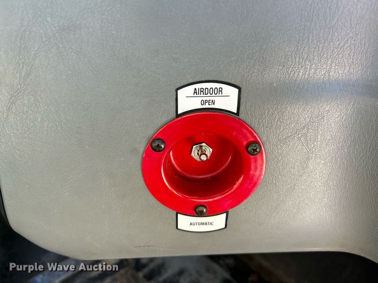 image for item NE9722 2008 IC CE200 school bus