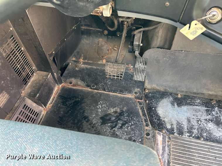 image for item NE9722 2008 IC CE200 school bus