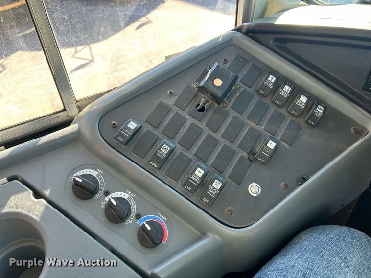 image for item NE9722 2008 IC CE200 school bus