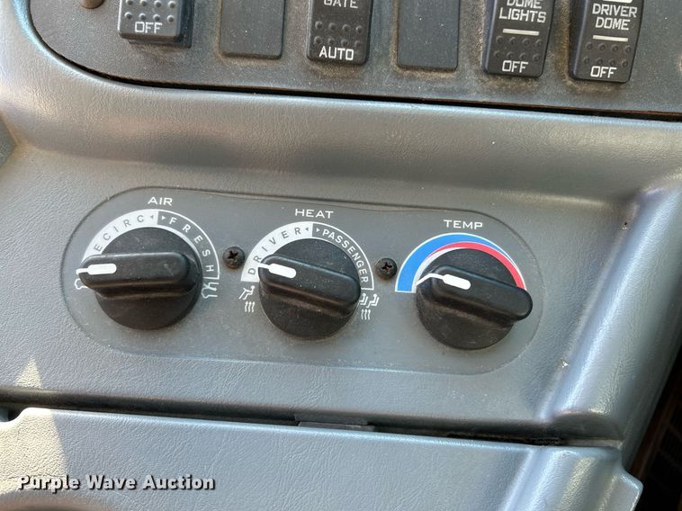 image for item NE9722 2008 IC CE200 school bus