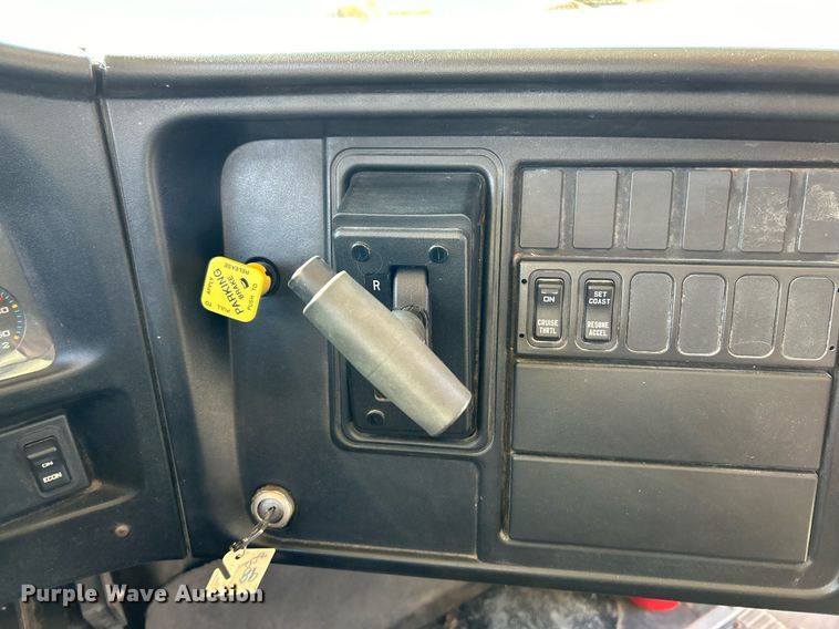 image for item NE9722 2008 IC CE200 school bus