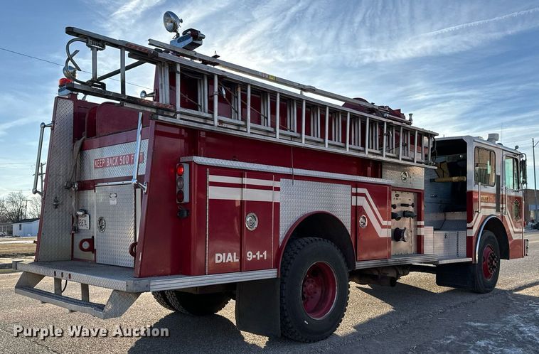 image for item NI9726 1989 Maxim pumper fire truck